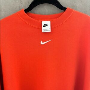 •Nike Sportswear Phoenix Fleece
Women's Over-Oversized Crew-Neck Sweatshirt•